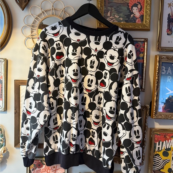 Vintage Disney Mickey Mouse Black and White Sweater - Picture 2 of 3
